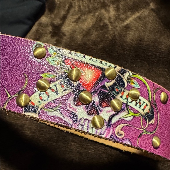 Beautiful Ed Hardy Floral Purple Leather Belt with Gold Studs - Picture 5 of 12